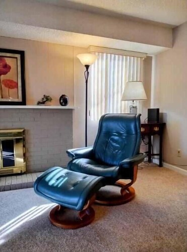 Fully-Furnished 2-Bedroom/2-Bath Condo ~ Boulder, Colorado - Close to University