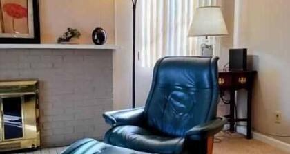 Fully-Furnished 2-Bedroom/2-Bath Condo ~ Boulder, Colorado - Close to University