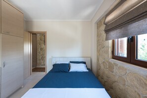 2 bedrooms, soundproofing, iron/ironing board, WiFi