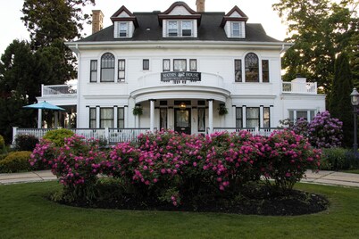 Mathis House, A Victorian Bed & Breakfast and Tea Room at 600 Main