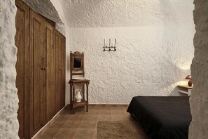 3 slaapkamers, een strijkplank/strijkijzer, beddengoed