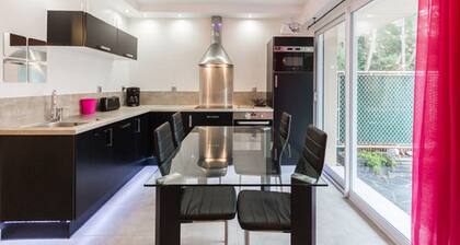 2 makuuhuoneen huoneisto pohjakerroksessa lähellä meren kauppoja La Baule Les Pins