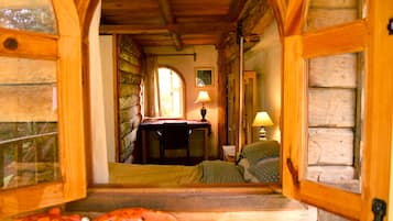 Double Room, Garden View (Quetzal) | Individually decorated, individually furnished, desk, blackout drapes