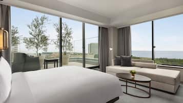 Chambre Deluxe, 1 trĂšs grand lit, terrasse | Coffres-forts dans les chambres, bureau, rideaux occultants