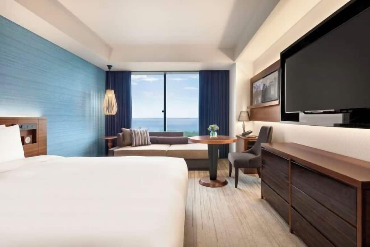 In-room safe, desk, blackout drapes, soundproofing