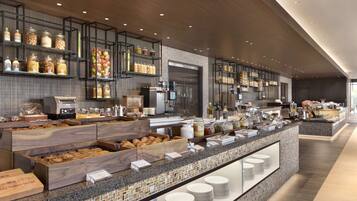 3 restaurants; breakfast, lunch, and dinner served
