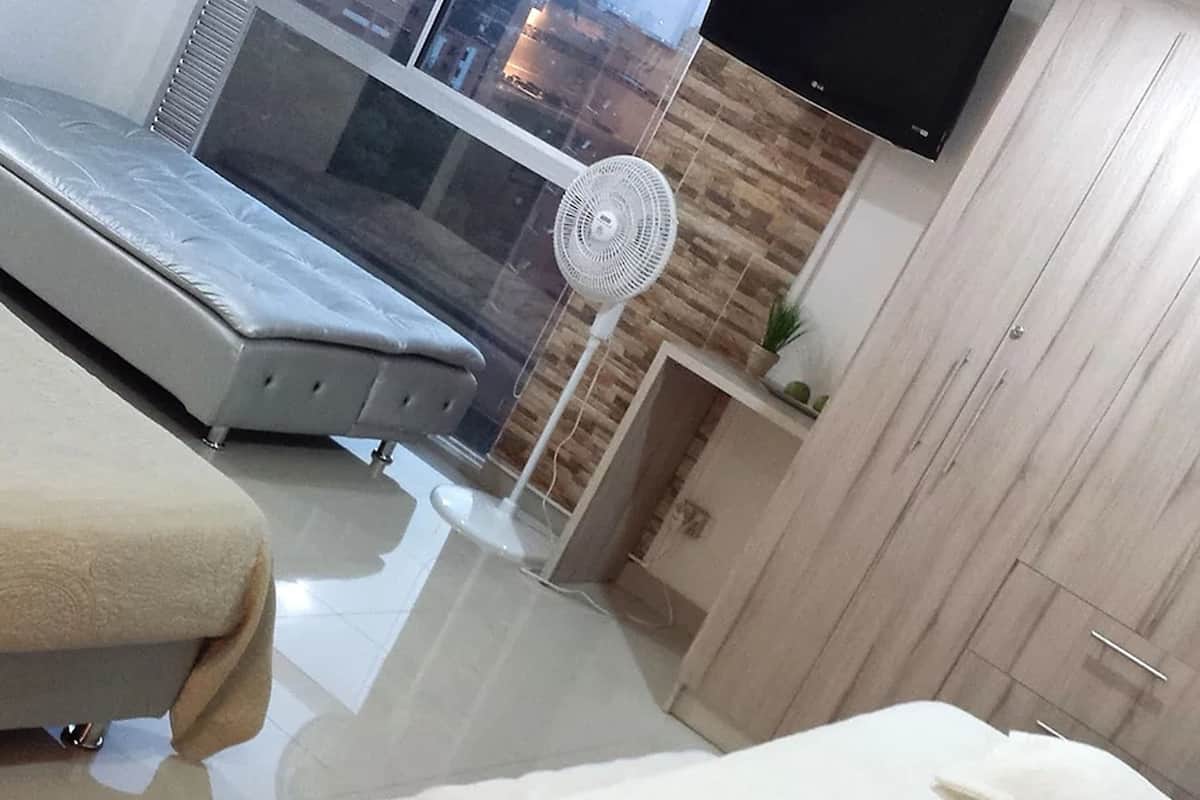 家庭公寓, 多張床, 非吸煙房 | 迷你吧、熨斗/熨衣板、免費無線上網、床單