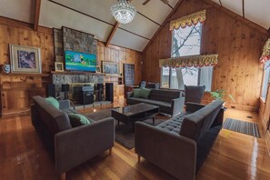 Cottage, 3 Bedrooms, Beach View, Beachside | Living room