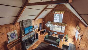 Cottage, 3 Bedrooms, Beach View, Beachside | Living room