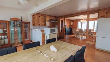 Cottage, 3 Bedrooms, Beach View, Beachside | Private kitchen