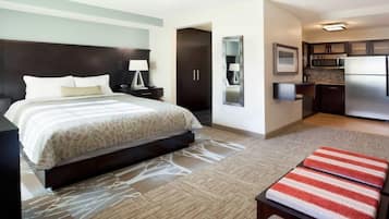 Standard Studio, 1 Queen Bed, Kitchen, Mountain View | In-room safe, desk, iron/ironing board, free cots/infant beds