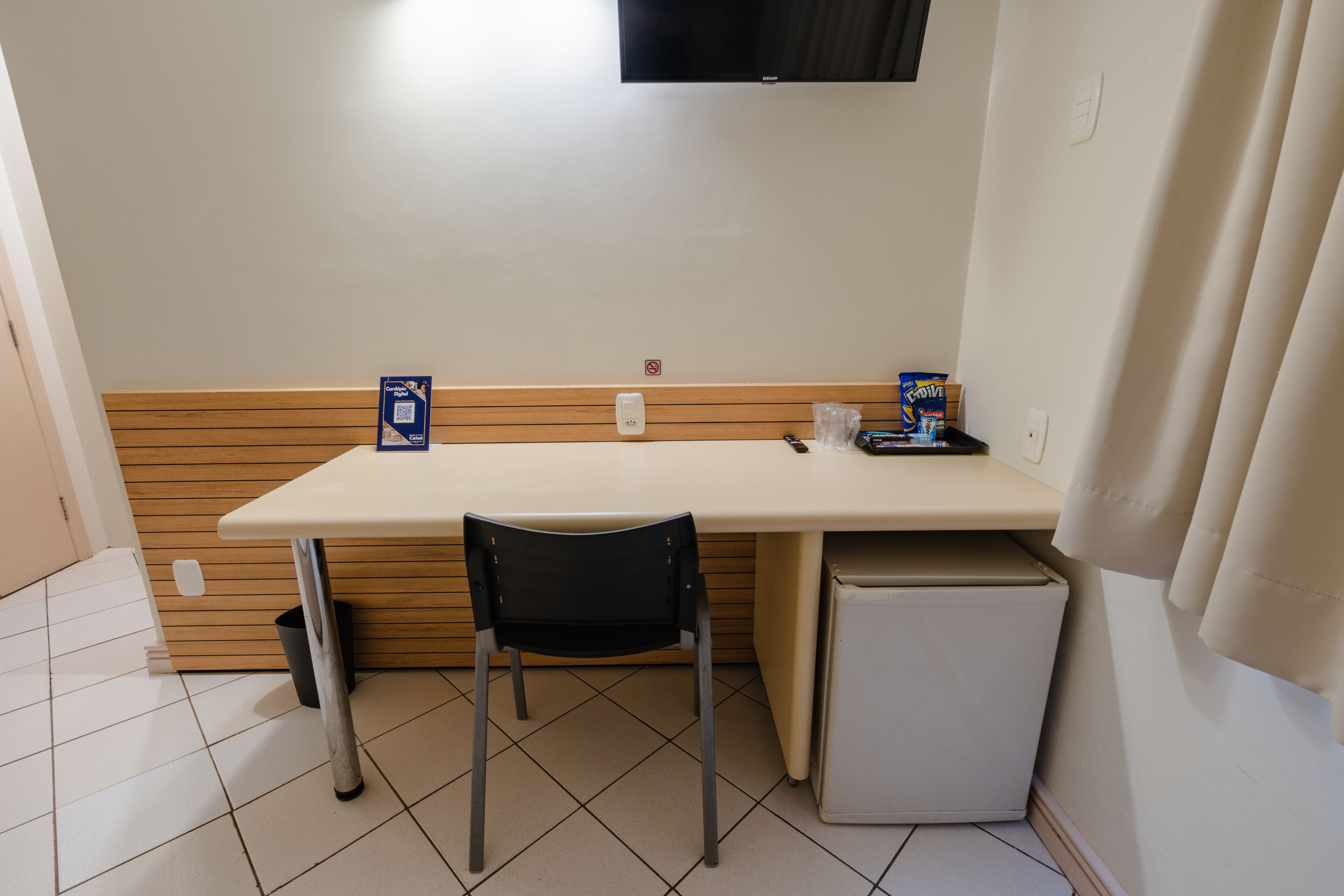 deluxe double room, 1 double bed | minibar, desk, free wifi, bed sheets