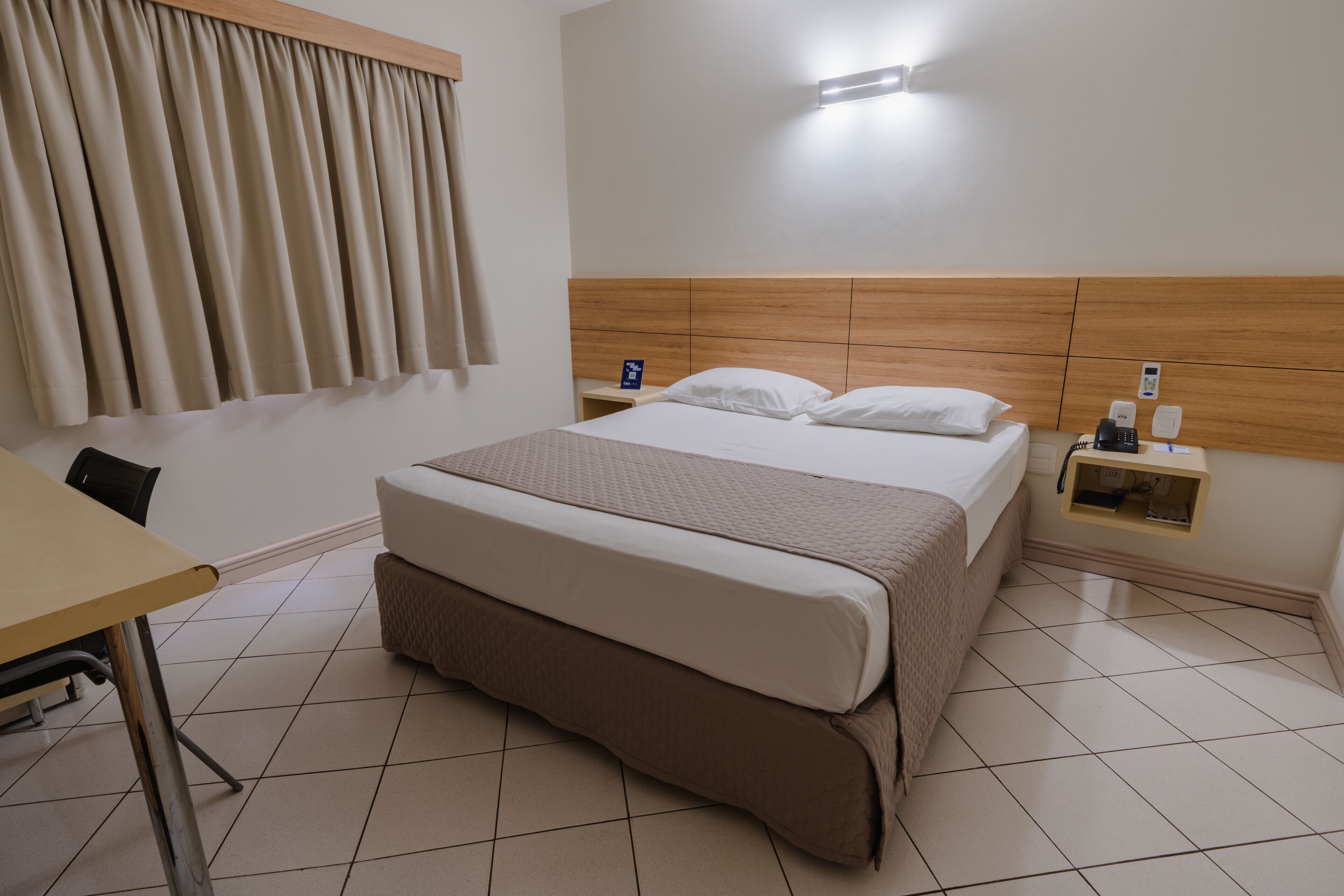 deluxe double room, 1 double bed | minibar, desk, free wifi, bed sheets