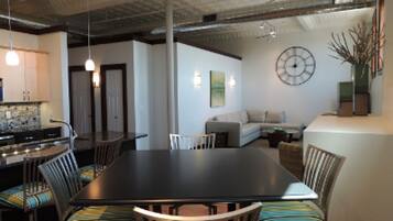 Luxury Suite, Private Bathroom (The Huron)