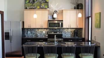 Luxury Suite, Private Bathroom (The Michigan)