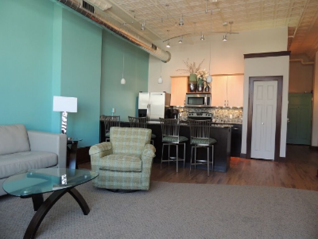 luxury suite, private bathroom (the erie)