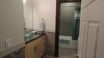 Luxury Suite, Private Bathroom (The Erie)