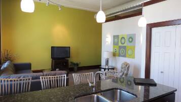 Luxury Suite, Private Bathroom (The Michigan)