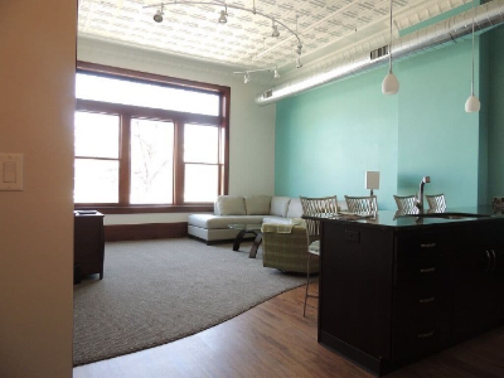 luxury suite, private bathroom (the erie)