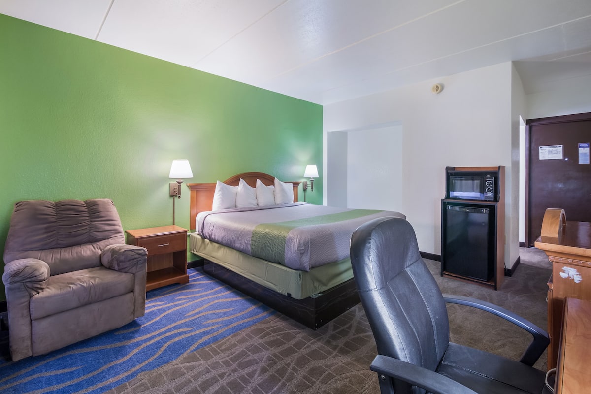 Blackout drapes, soundproofing, WiFi (free), bed sheets