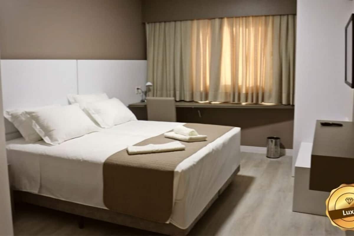 minibar, in-room safe, desk, laptop workspace