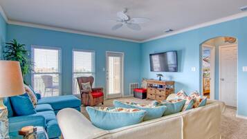 House, Multiple Beds (Apartment) | Living room