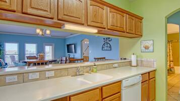 Casa, varias camas (Apartment) | Cocina privada