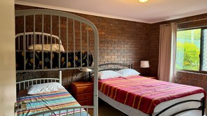 5 bedrooms, Internet