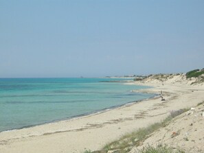 Una spiaggia nelle vicinanze