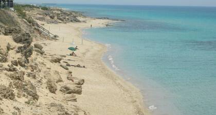 Seaside Villa mit Garten in Salento