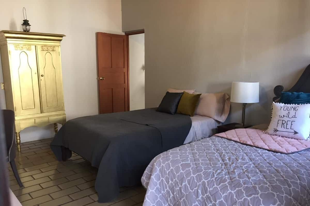 Decoración personalizada, muebles diferentes y escritorio