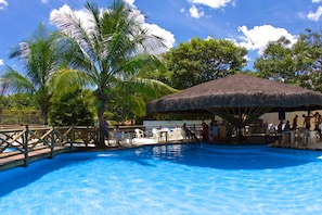 Outdoor pool - Le Jardin Suites - Oferta Caldas (Caldas Novas)