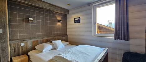 3 chambres, fer et planche à repasser, lit parapluie, Wi-Fi gratuit