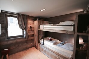 3 chambres, fer et planche à repasser, lit parapluie, Wi-Fi gratuit