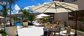 Outdoor dining - Thermas Boulevard Suite Hotel (Caldas Novas)