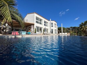 Utomhuspool