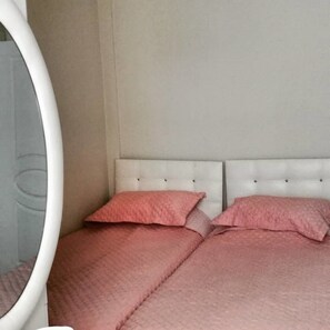 Kahden hengen huone (kaksi sänkyä) | 1 makuuhuone, äänieristys, ilmainen Wi-Fi, vuodevaatteet