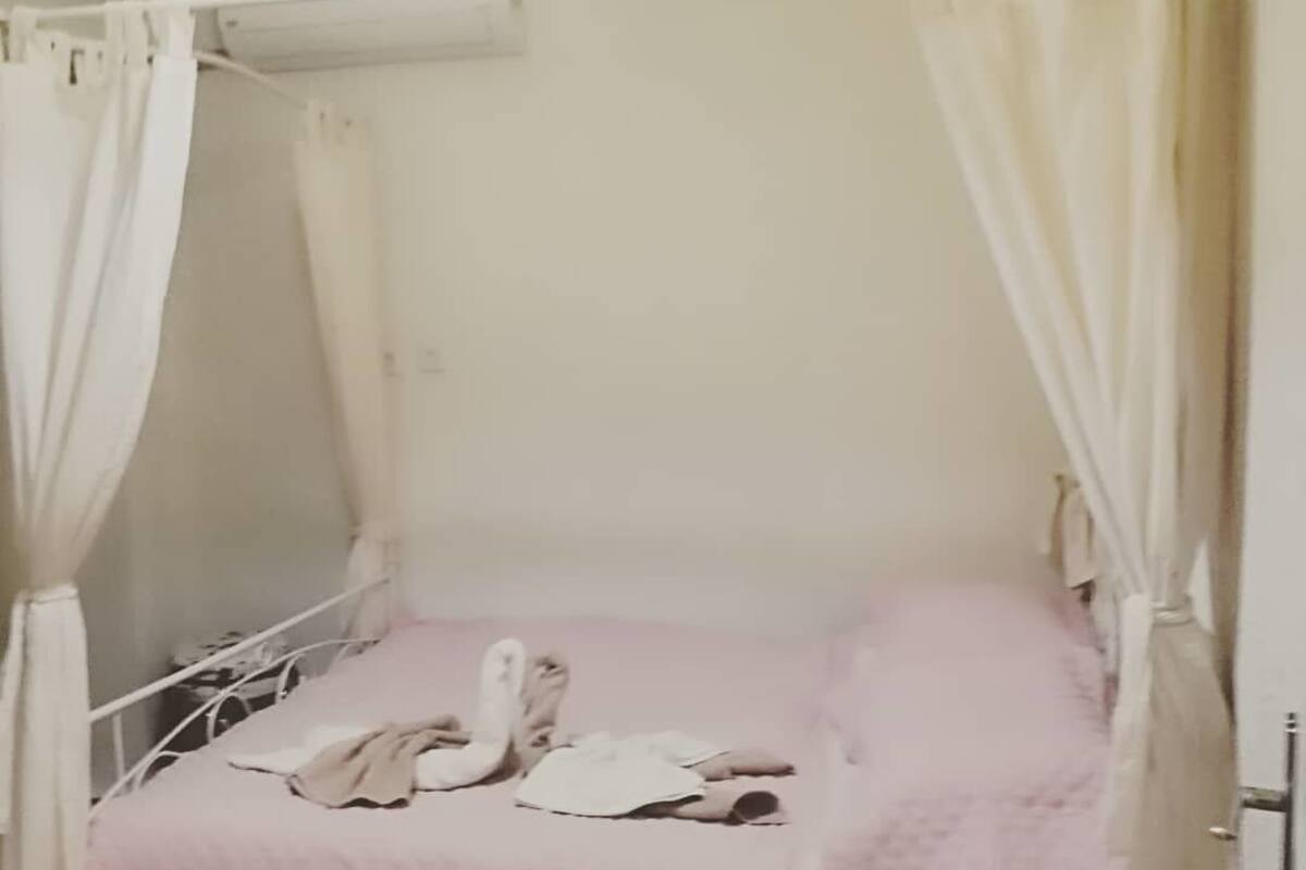 Kahden hengen huone, keittotila | 1 makuuhuone, äänieristys, ilmainen Wi-Fi, vuodevaatteet