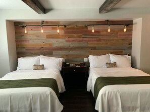 Elite Suite, Multiple Beds | In-room safe, rollaway beds, free WiFi, bed sheets - Cedar Stables Inn and Suites (Sandusky)