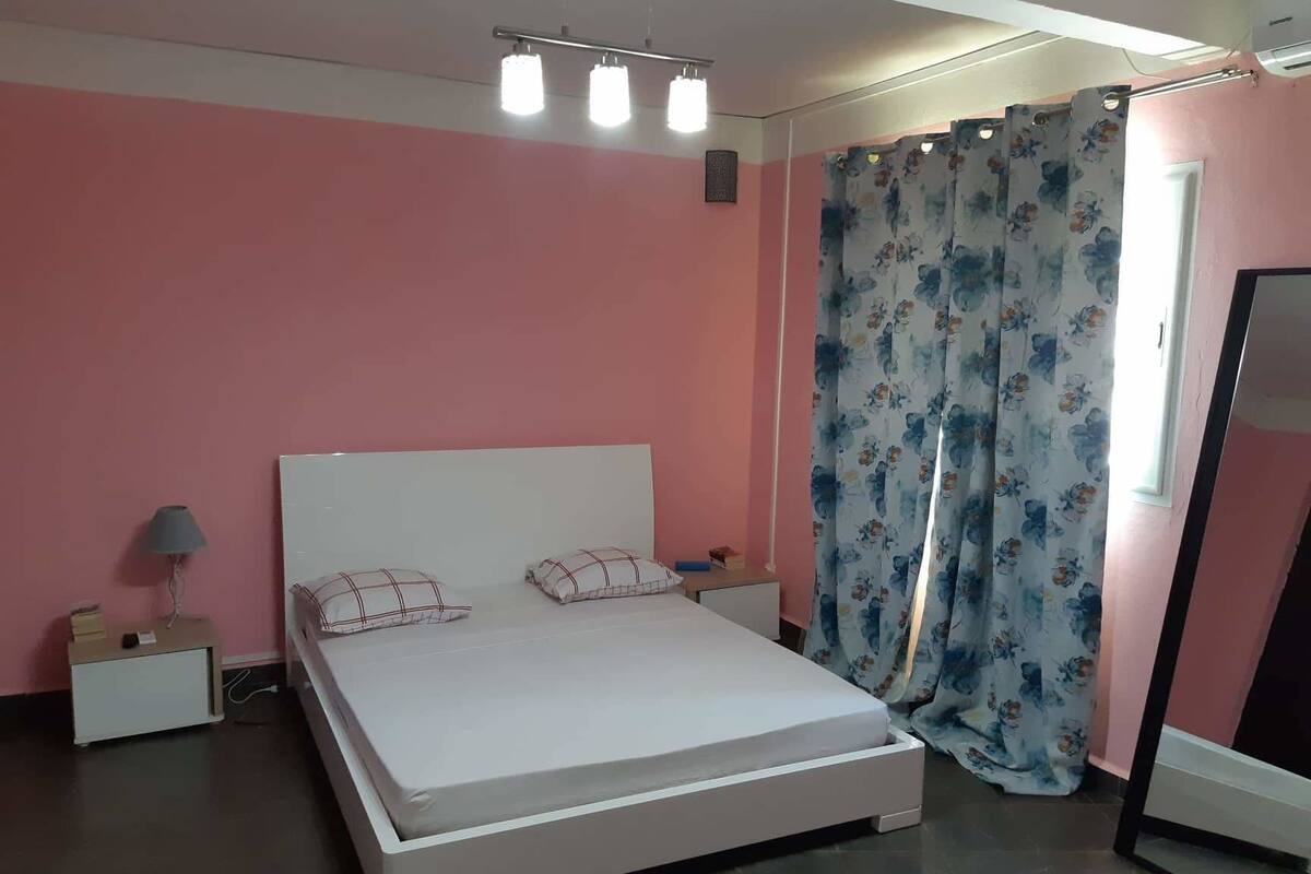 Phòng Suite tiện nghi đơn giản, nhiều giường | Màn/rèm cản sáng, bàn ủi/dụng cụ ủi quần áo 