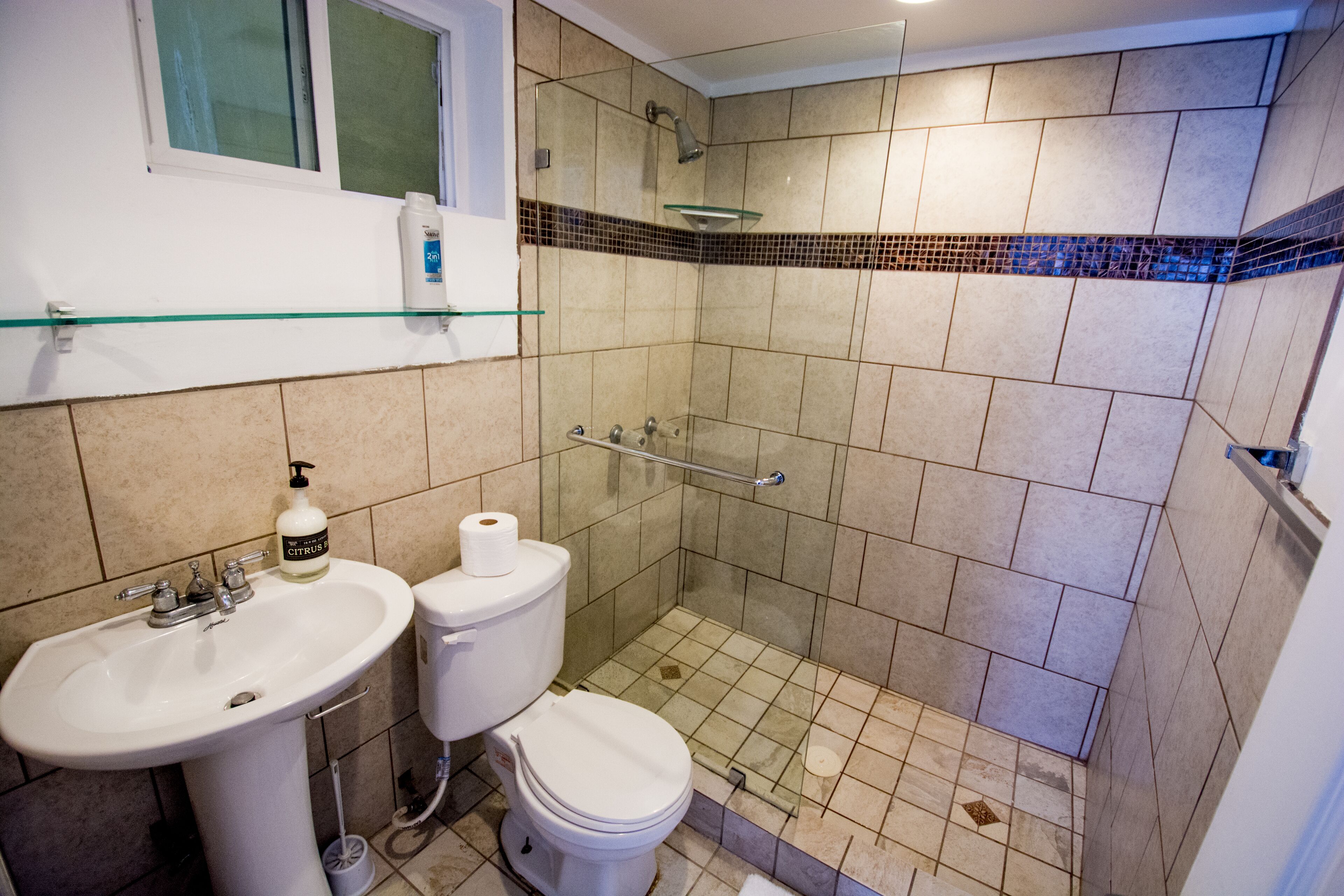 Shower, free toiletries, hair dryer, towels