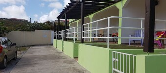 Over The Hill - Guesthouse & Residence