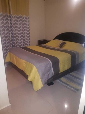 Blackout drapes, iron/ironing board, WiFi (free), bed sheets - Over The Hill - Guesthouse & Residence (La Savane)