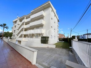 Property grounds - Flat with solarium and barbecue, sea view (Cambrils)
