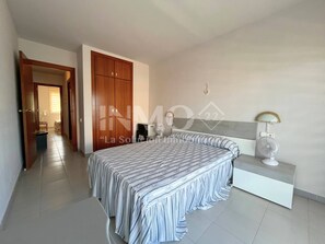 2 bedrooms, iron/ironing board