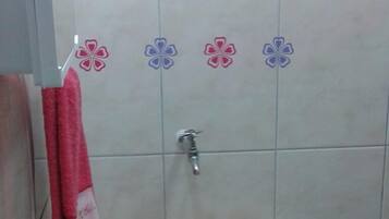 Chuveiro, secador de cabelo