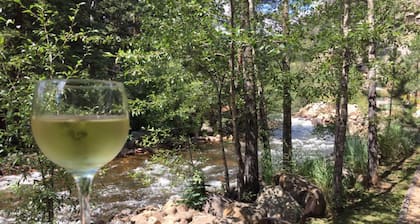 Swiftcurrent Lodge and Cottages by the River