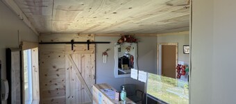 Hooks Hideaway Motel