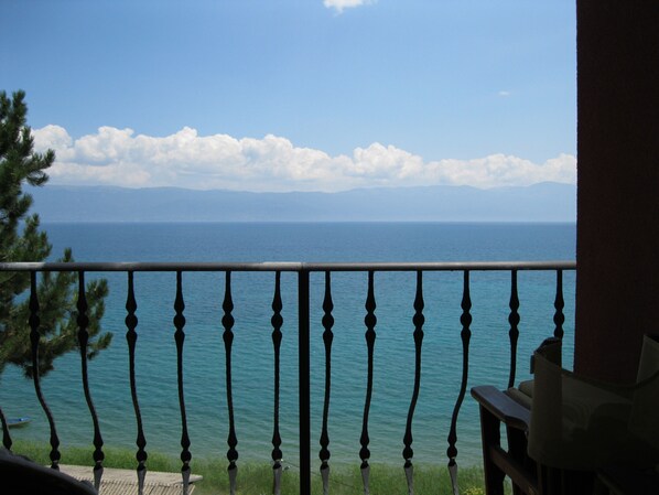 Exklusiv lÀgenhet - 2 sovrum - sjöutsikt | Balkongutsikt