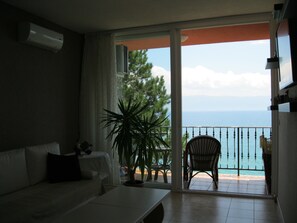 Exklusiv lÀgenhet - 2 sovrum - sjöutsikt | Vardagsrum | Platt-tv